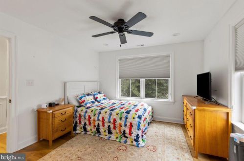 17 Redman Ave, Tavistock NJ  08033-2316 exterior