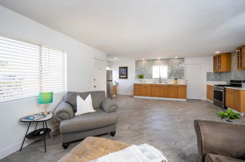 3547 Mira Pacific Dr, Oceanside CA  92056-3933 exterior