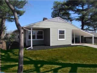 40 Meadow Ln, Levittown PA  19054-2016 exterior