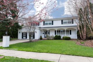 1516 Basswood Cir, Glenview, IL 60025-2007