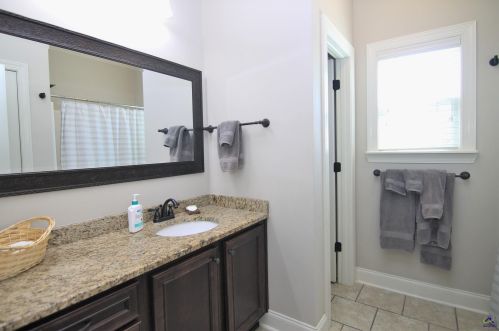 2074 Hiwassee Dr, Bonaire GA  31005-2507 exterior