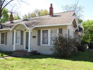 407 Pease St, Bryan TX  77803-4549 exterior