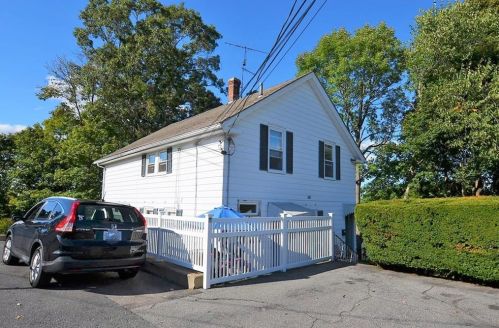 25 Union St, Woonsocket, RI 02895-5312