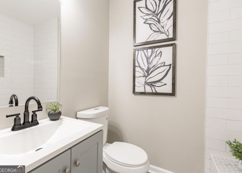 5864 Ronnie Dr, Rex GA 30273-1059 exterior