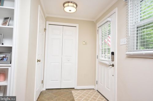 1630 Poplar Grove Dr, Herndon VA  20194-1738 exterior