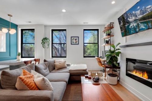 855 Wolcott Ave, Chicago, IL 60612-3748