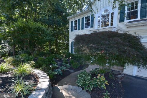 10201 Hampton Ln, Fredericksburg, VA 22408-5513