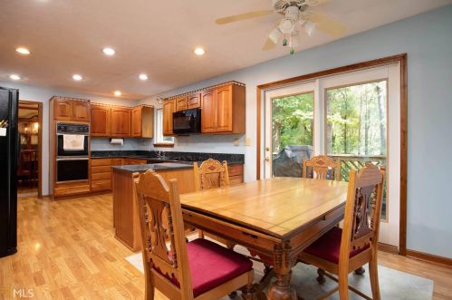 3890 Sundowner Ct, Conyers GA  30094-3870 exterior