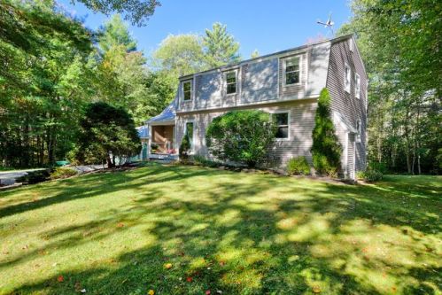 11 Tamarack Rd, Lee, NH 03861-6317