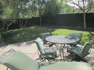 28 Whispering Pne, Irvine CA  92620-1281 exterior