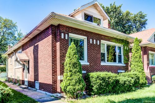 8036 Merrill Ave, Chicago, IL 60617-1154