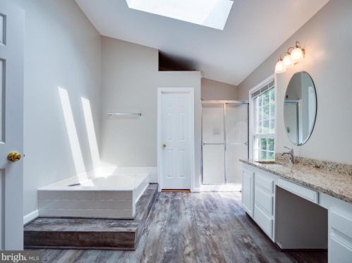 2913 Pleasant Glen Dr, Herndon VA  20171-2340 exterior