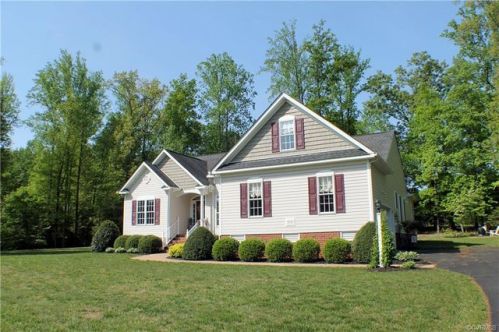 6040 Jenkins Bluff Ln, Sandston, VA 23150-5322