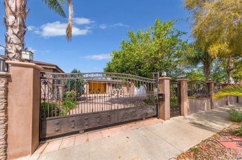7353 Amestoy Ave, Van Nuys, CA 91406-2513