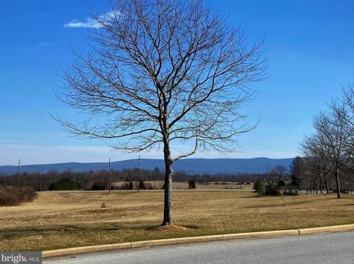 118 Un Rdg Dr, Charles Town WV 25414-4937 exterior