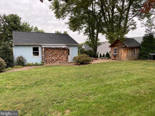 417 Lampeter Rd, Lancaster PA 17602-1717 exterior