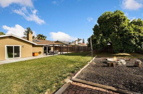 1730 Calle Jules, Vista CA  92084-3242 exterior