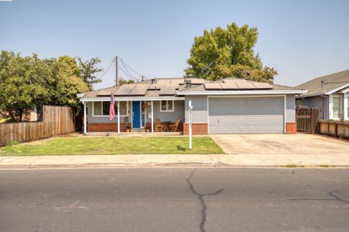 1212 Walnut St, Valley Home CA  95361-2827 exterior