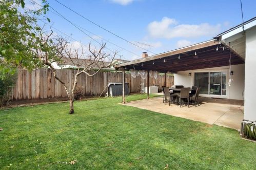 740 La Paloma Way, Gilroy CA  95020-4107 exterior