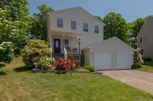 48 Adam Dr, Hartford, CT 06111-5142