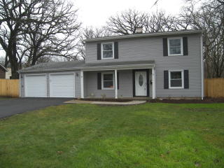 117 Woodcrest Cir, Streamwood, IL 60107-1240
