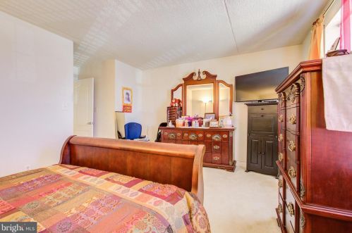 3829 Chesterwood Dr, Silver Spring MD 20906-2862 exterior