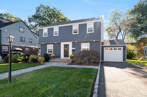 30 Oakridge Rd, Bloomfield, NJ 07003-2910