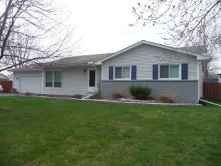 213 Briargate Dr, Cleveland, IL 61241-9663