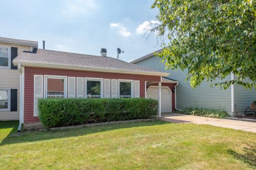 2157 College Dr, Glendale Heights, IL 60139-1717