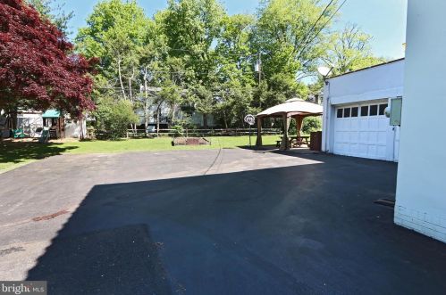 25 Roosevelt Blvd, Lancaster PA  17601-4039 exterior