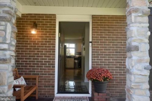 2860 Pebblebrook Dr, Lancaster, PA 17601-3333