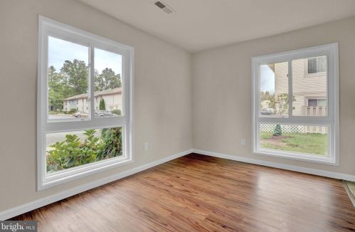 406 Reneau Way, Herndon, VA 20170-4528