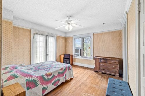 5216 Victoria Ave, Riverside CA  92506-1565 exterior