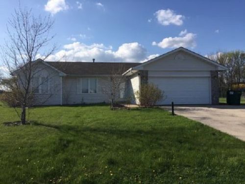 306 Wolf Den Cir, Davis Jct, IL 61020-9428