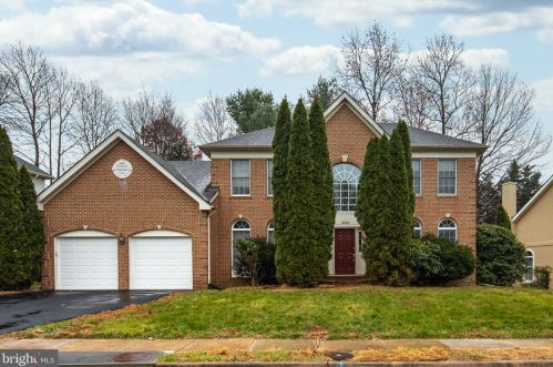 12529 Philmont Dr, Herndon, VA 20170-2563
