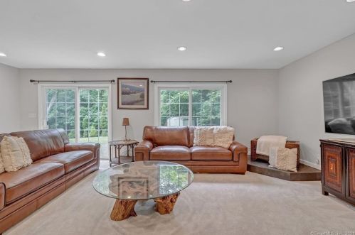 291 Spring Hill Rd, Upper Stepney CT  06468-2143 exterior