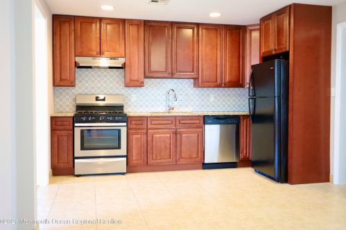 313 Maple St, Lakehurst NJ  08733-2604 exterior