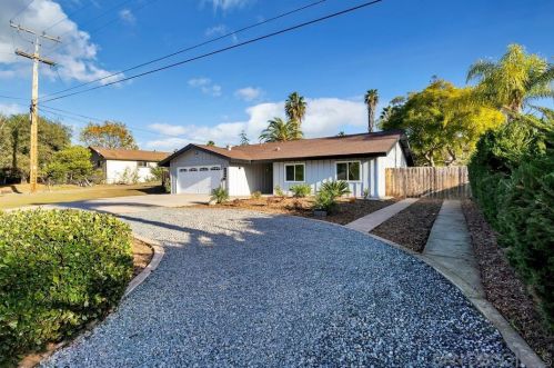 160 El Valle Opulento, Vista CA 92083-7708 exterior