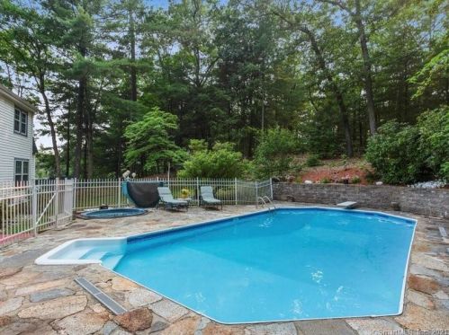 353 Manchester Rd, Glastonbury, CT 06033-3419