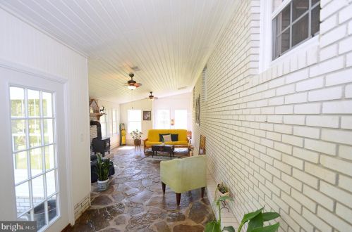 48 Calvin Unger Ln, Berkeley Springs WV 25411-5181 exterior