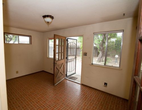 8729 Santa Ridge Cir, Elk Grove, CA 95624-2221
