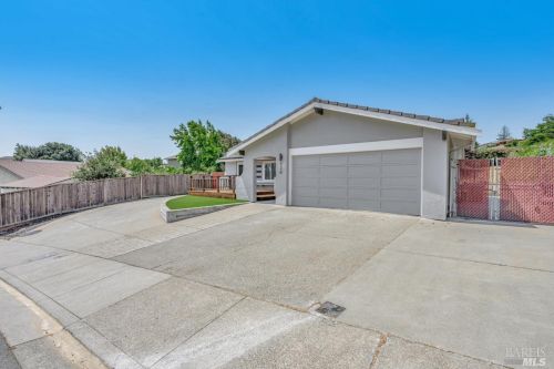 220 Essex Way, Benicia, CA 94510-1518