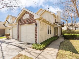 724 Ripple Brook Ln, Hoffman Estates, IL 60120-4936