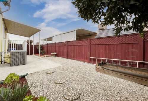 31 Terrace Dr, Concord CA  94518-2058 exterior