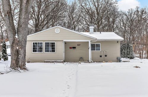 57 Sparrow Rd, Carpentersville, IL 60110-1640