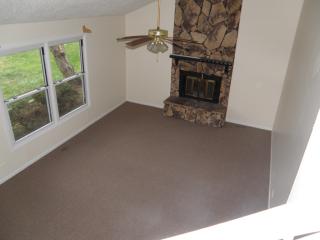 679 Chesapeake Dr, Lemont IL  60440-2563 exterior