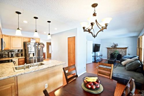 848 Naples Way, Aurora CO 80017-3170 exterior