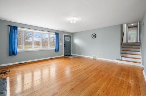 890 Center St, Wallingford CT  06492-5019 exterior