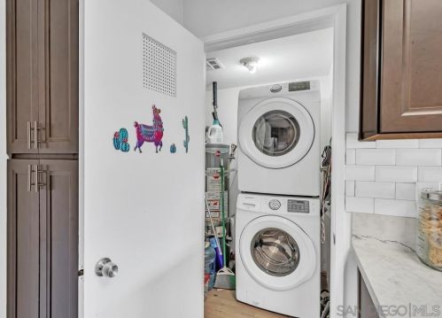 1211 Mariposa Ct, Vista CA  92084-3445 exterior