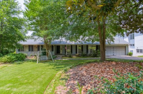3200 Marne Dr, Atlanta, GA 30305-1934